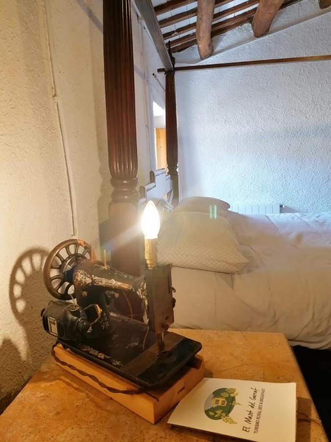 Maset Del Garraf Guest House Olesa de Bonesvalls ภายนอก รูปภาพ