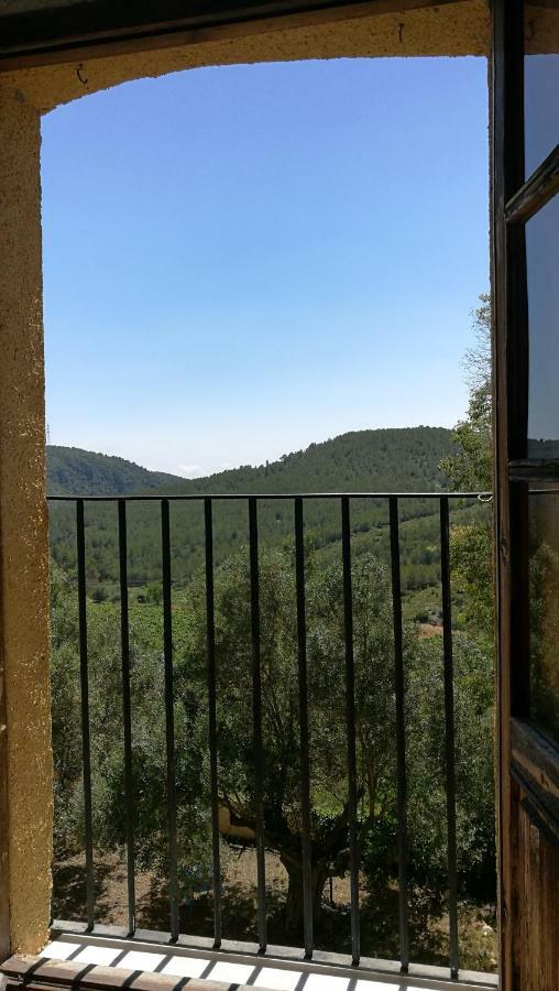 Maset Del Garraf Guest House Olesa de Bonesvalls ภายนอก รูปภาพ