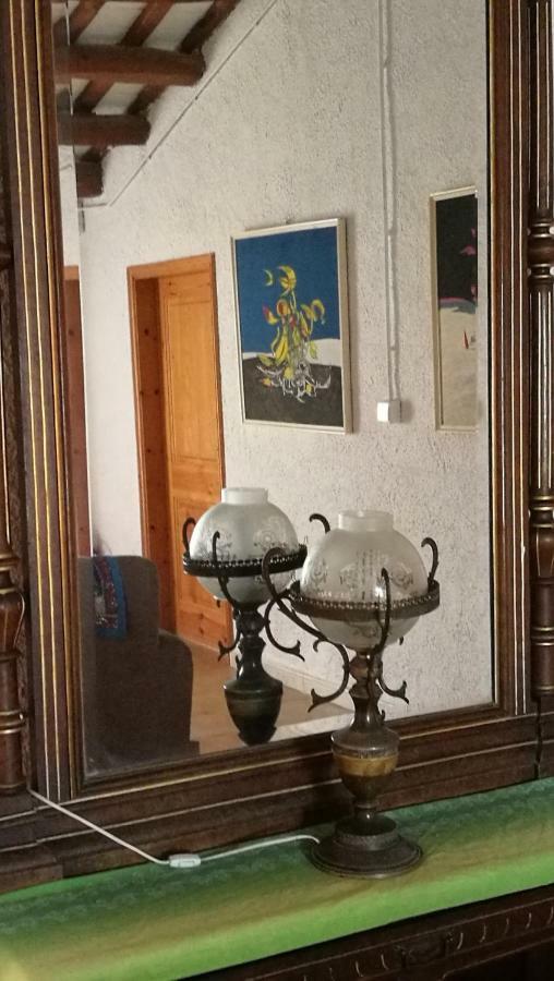 Maset Del Garraf Guest House Olesa de Bonesvalls ภายนอก รูปภาพ