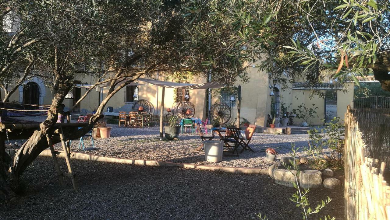 Maset Del Garraf Guest House Olesa de Bonesvalls ภายนอก รูปภาพ