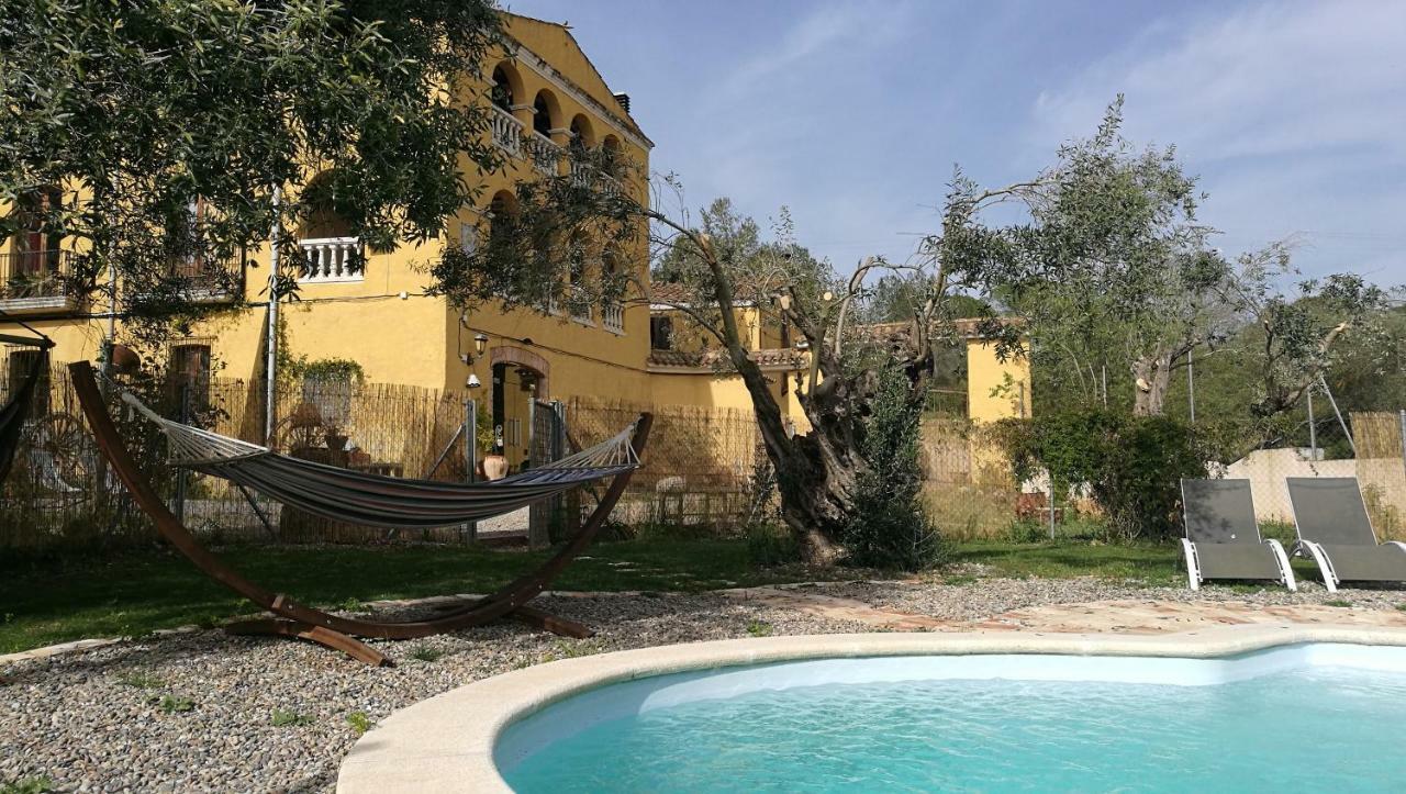Maset Del Garraf Guest House Olesa de Bonesvalls ภายนอก รูปภาพ